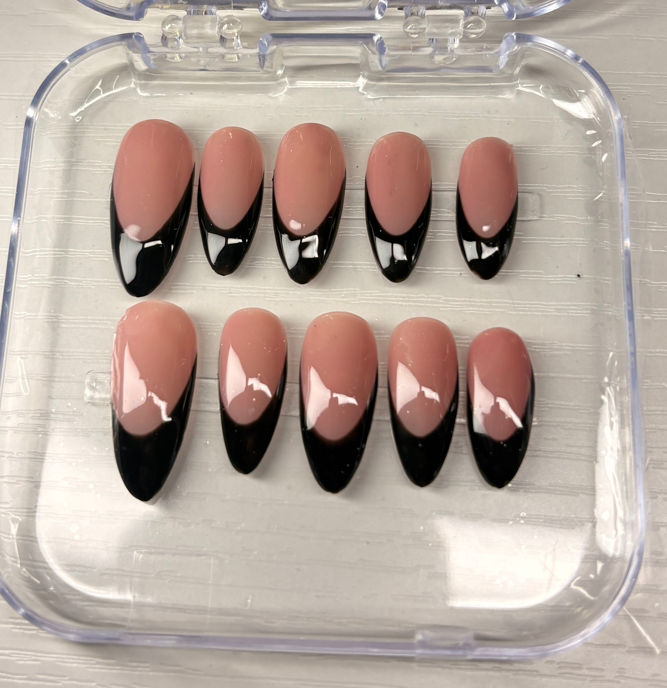 Black Almond French